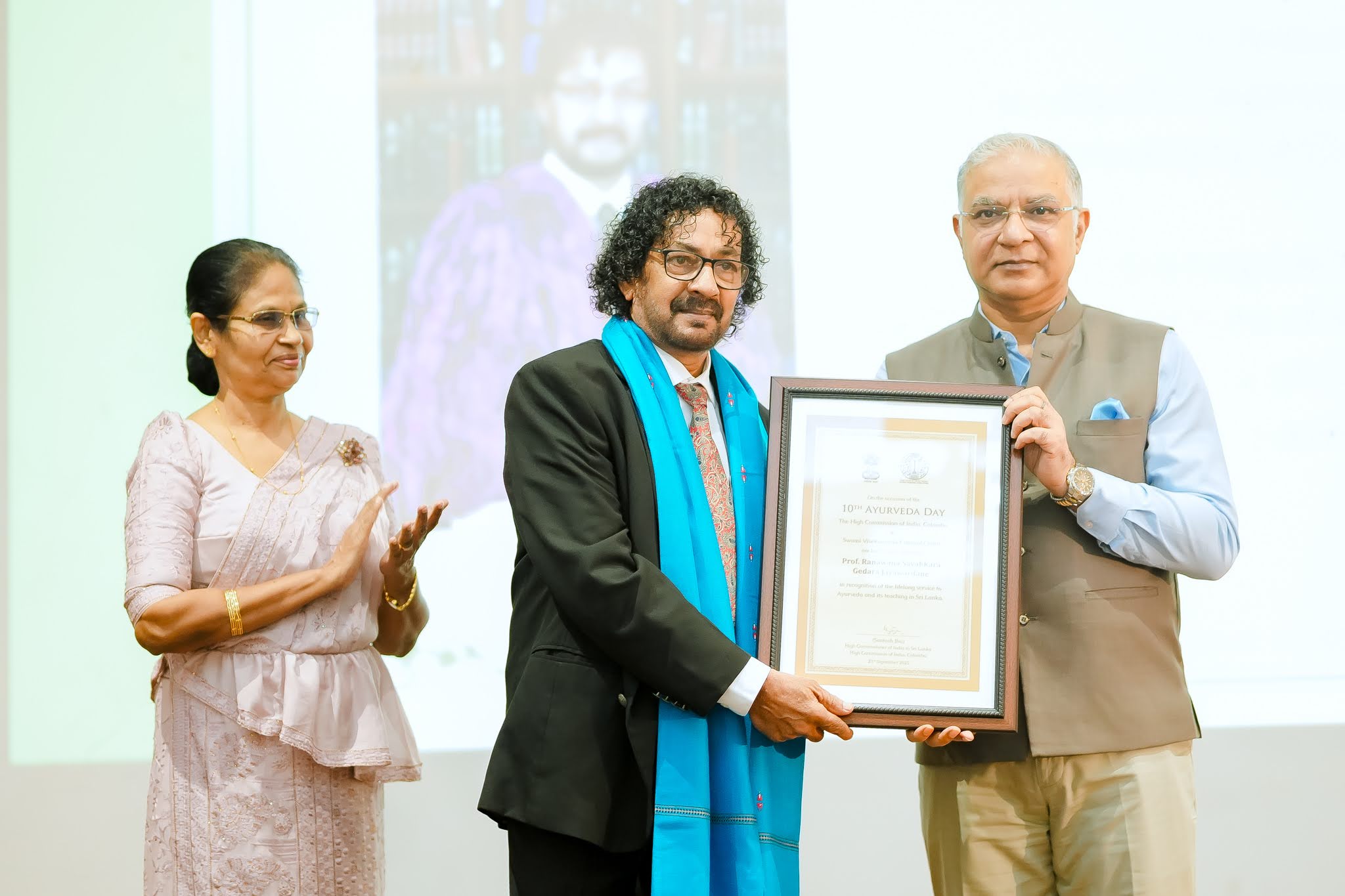 Professor R. S. Jayawardane Honored for Lifetime Contribution to Ayurveda at Ayurveda Day 2025